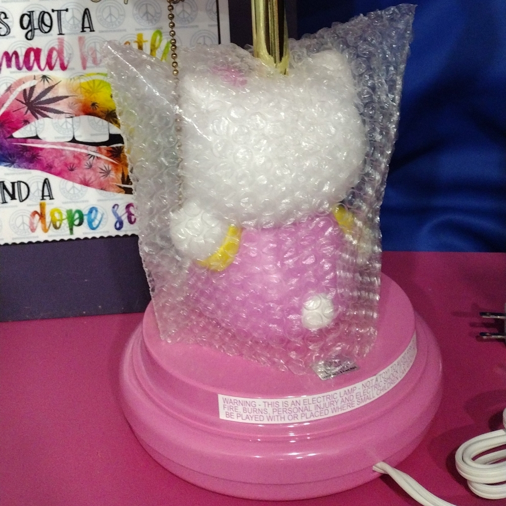 Hello Kitty Lamp - Picture 2 of 11